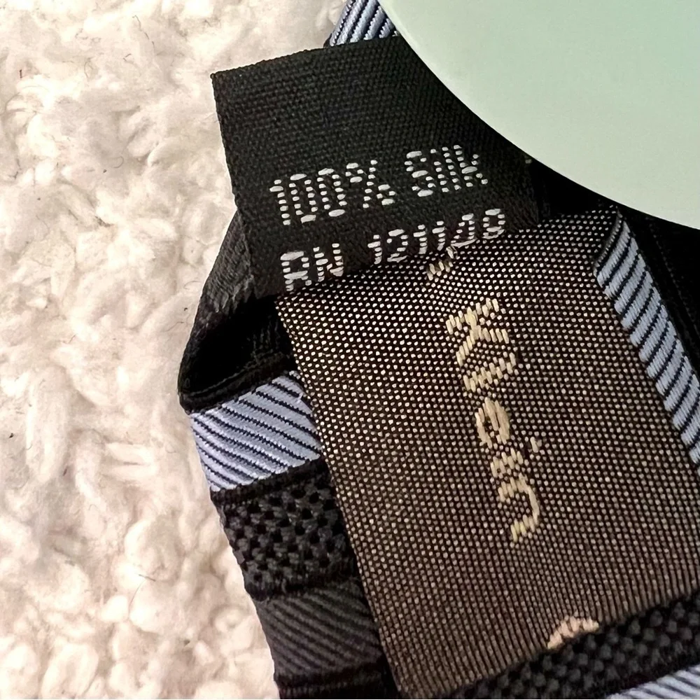Calvin Klein 100% silk Navy Gray Striped Tie preppy office old money